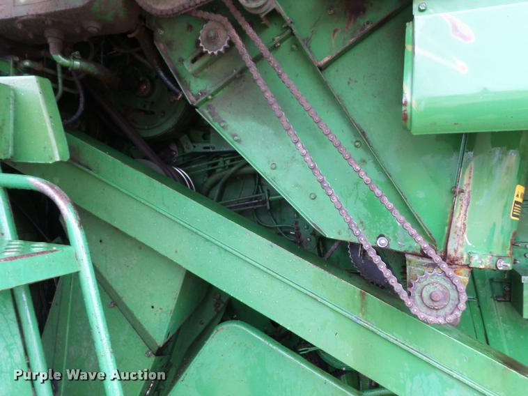 image for item DA5850 1982 John Deere 7720 RWA combine