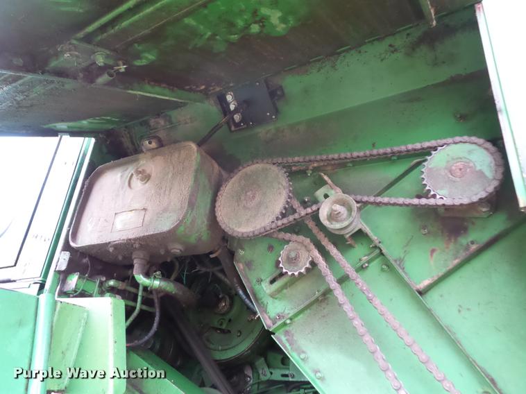 image for item DA5850 1982 John Deere 7720 RWA combine