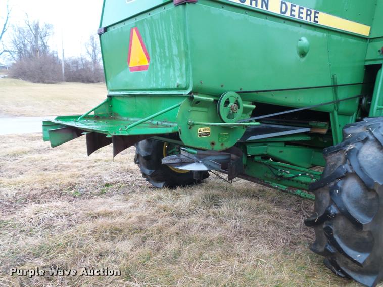 image for item DA5850 1982 John Deere 7720 RWA combine