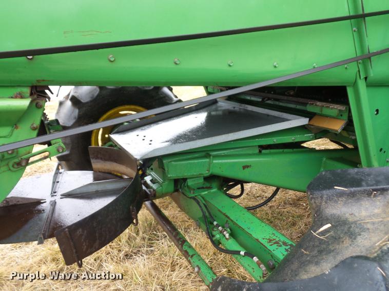 image for item DA5850 1982 John Deere 7720 RWA combine