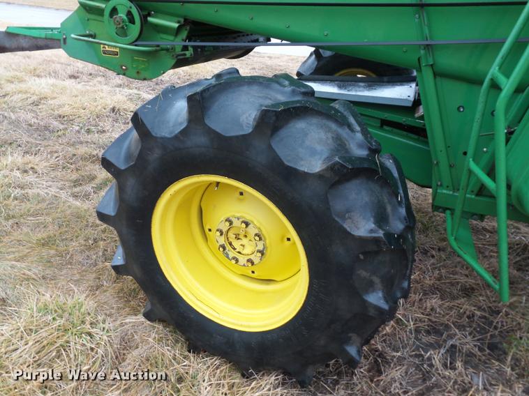 image for item DA5850 1982 John Deere 7720 RWA combine