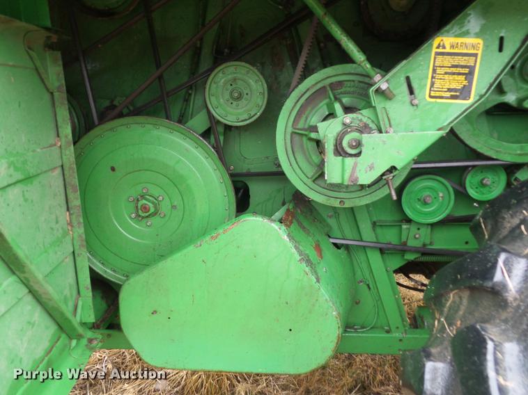 image for item DA5850 1982 John Deere 7720 RWA combine