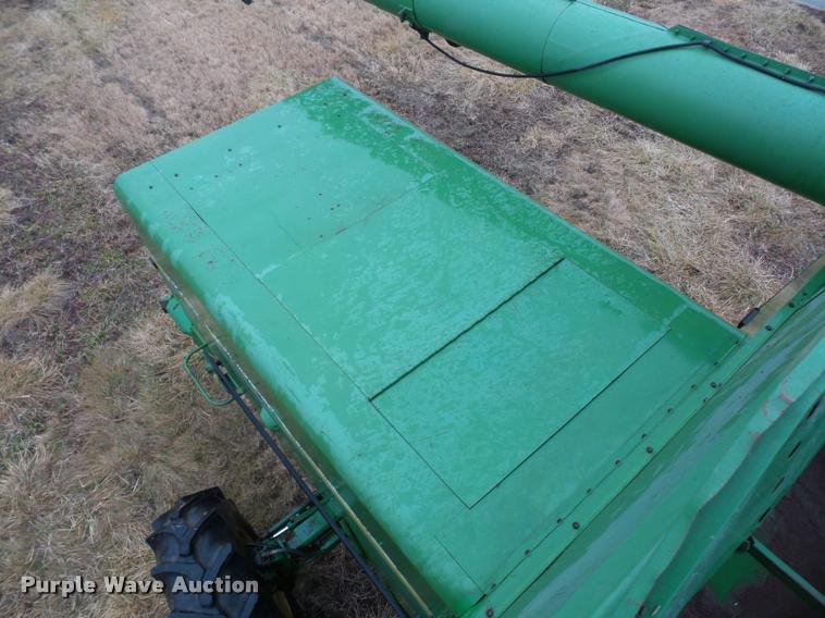 image for item DA5850 1982 John Deere 7720 RWA combine