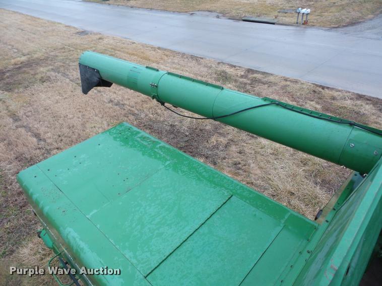 image for item DA5850 1982 John Deere 7720 RWA combine