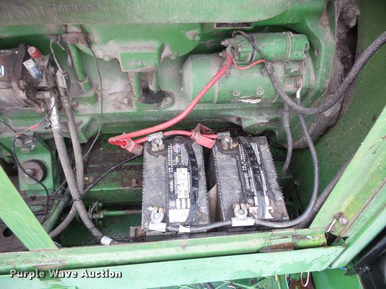 image for item DA5850 1982 John Deere 7720 RWA combine