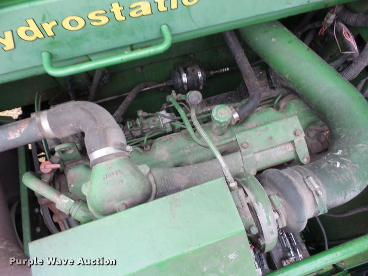 image for item DA5850 1982 John Deere 7720 RWA combine