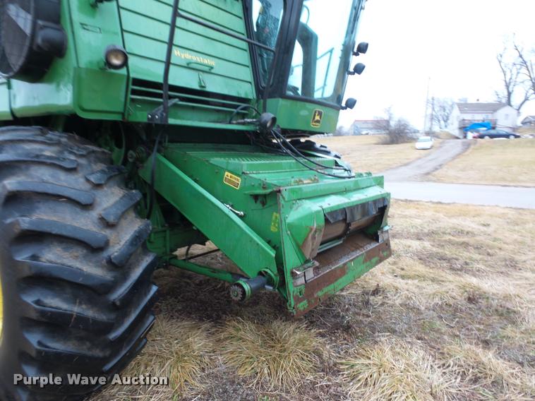 image for item DA5850 1982 John Deere 7720 RWA combine