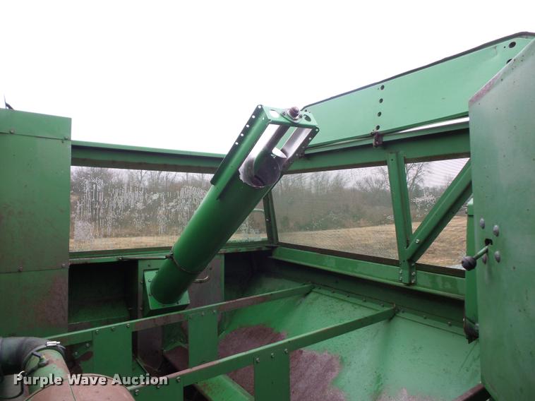 image for item DA5850 1982 John Deere 7720 RWA combine