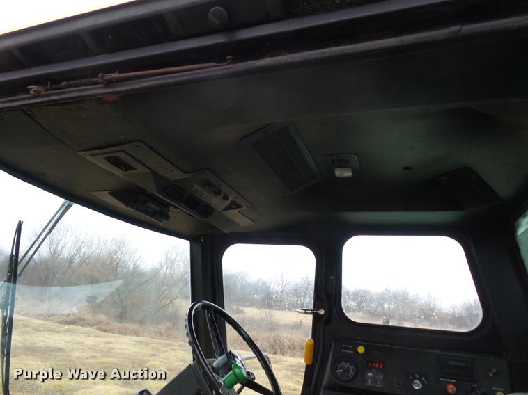 image for item DA5850 1982 John Deere 7720 RWA combine