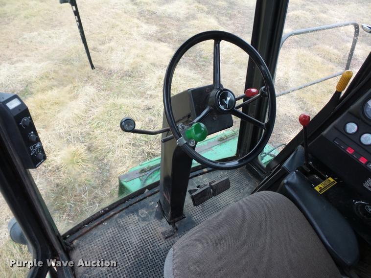 image for item DA5850 1982 John Deere 7720 RWA combine