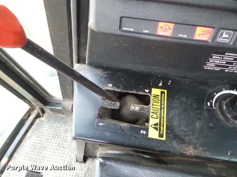 image for item DA5850 1982 John Deere 7720 RWA combine