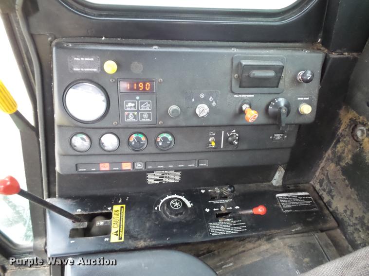 image for item DA5850 1982 John Deere 7720 RWA combine