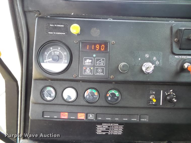 image for item DA5850 1982 John Deere 7720 RWA combine