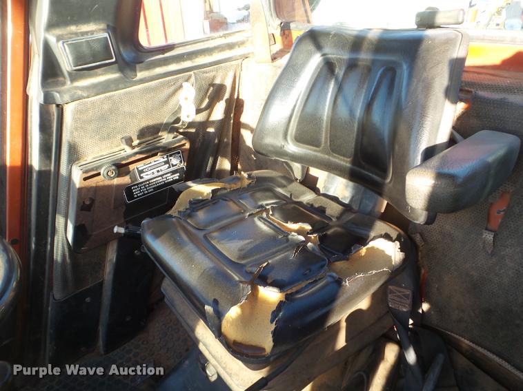 image for item DA7513 Hesston 980 tractor