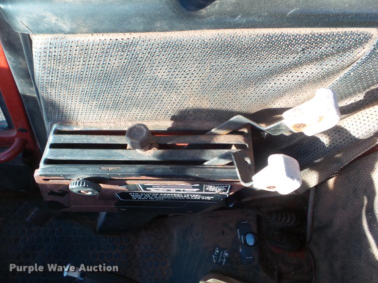 image for item DA7513 Hesston 980 tractor