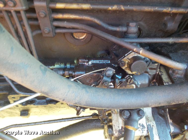 image for item DA7513 Hesston 980 tractor