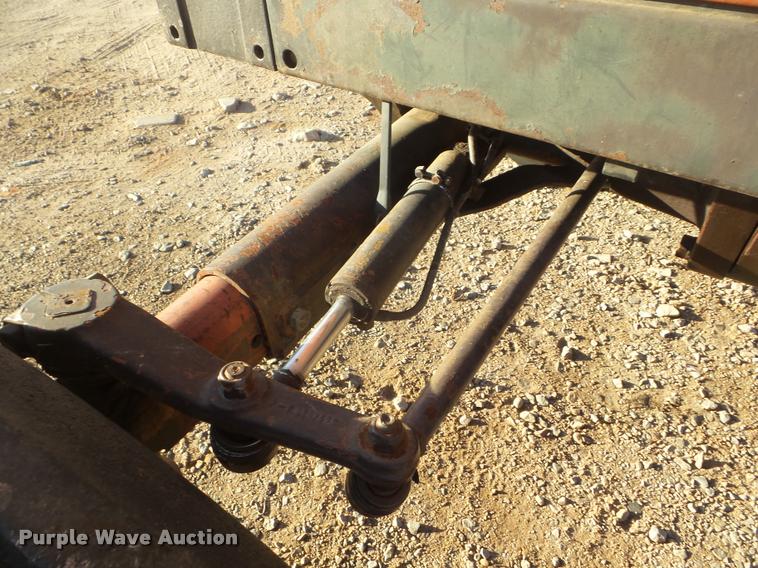 image for item DA7513 Hesston 980 tractor