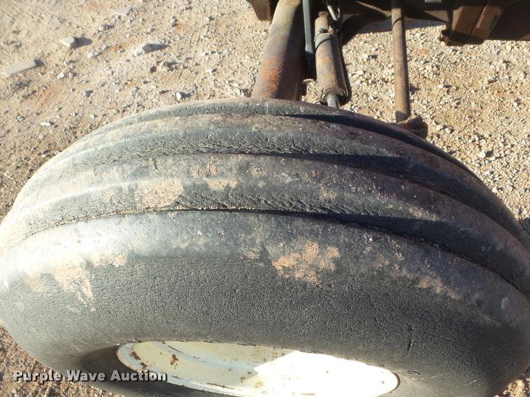 image for item DA7513 Hesston 980 tractor