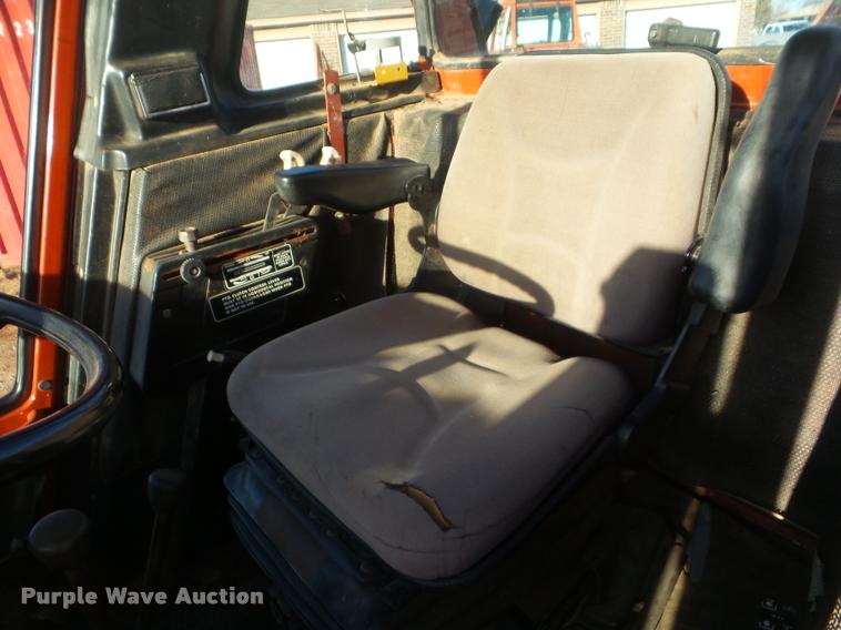 image for item DA7514 Hesston 880/5 tractor