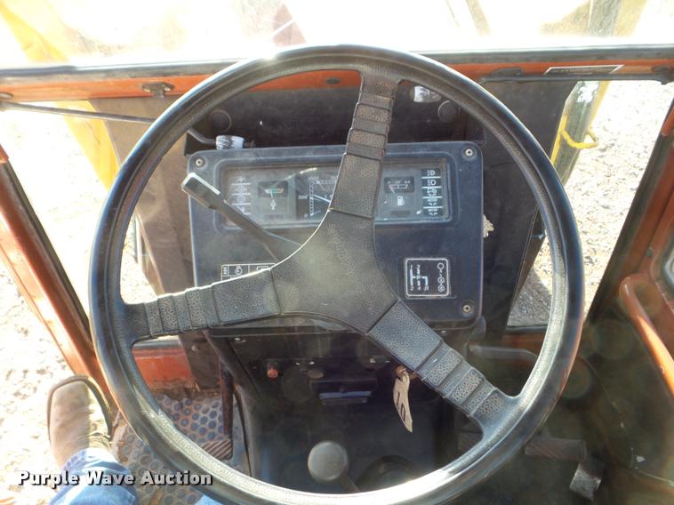 image for item DA7514 Hesston 880/5 tractor