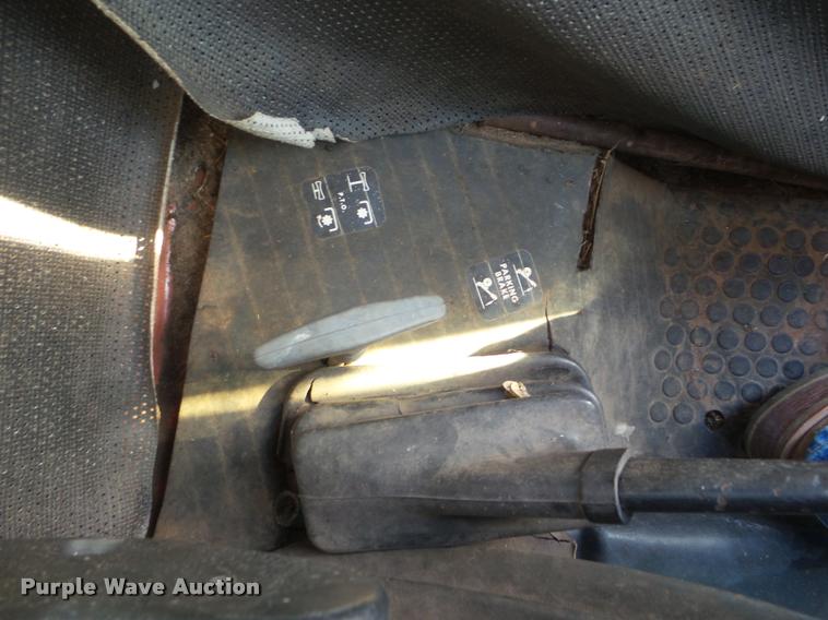 image for item DA7514 Hesston 880/5 tractor