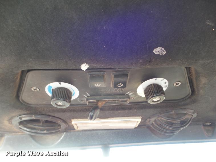 image for item DA7514 Hesston 880/5 tractor