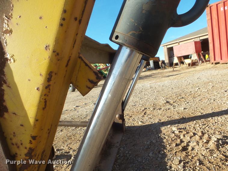 image for item DA7514 Hesston 880/5 tractor