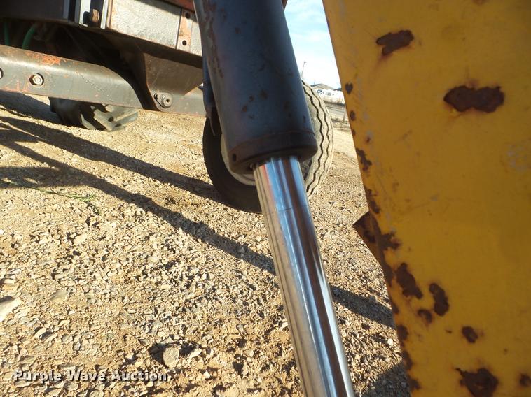 image for item DA7514 Hesston 880/5 tractor