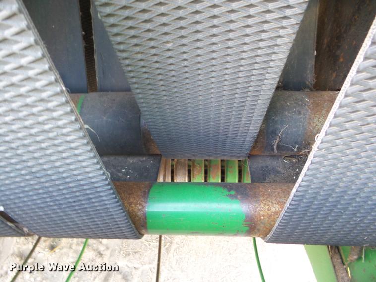 image for item DA7516 John Deere 385 round baler