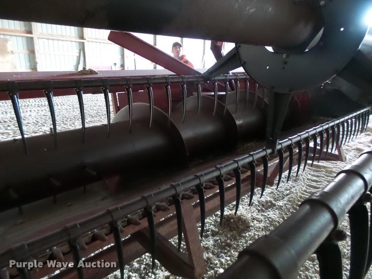 image for item DA9370 1989 Case IH 1020 head