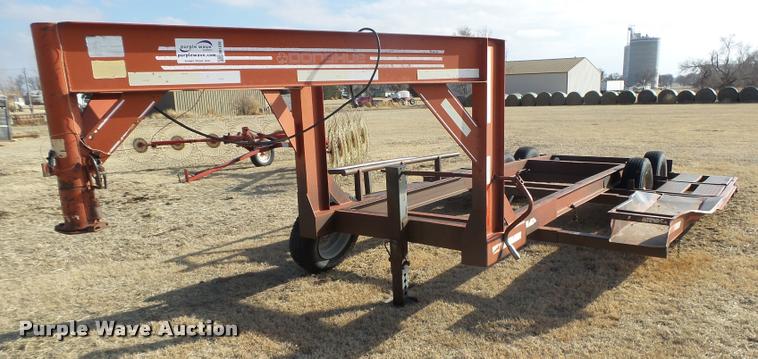 image for item DB1836 1993 Donahue EXG-160 windrower trailer