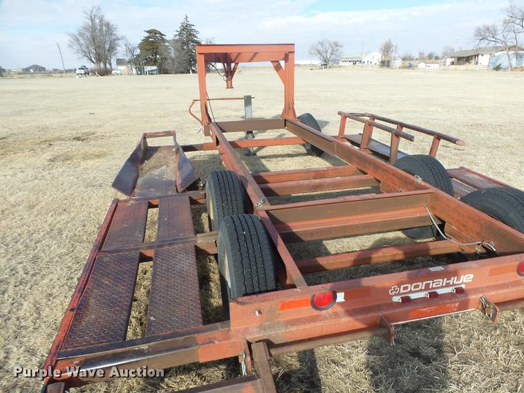 image for item DB1836 1993 Donahue EXG-160 windrower trailer