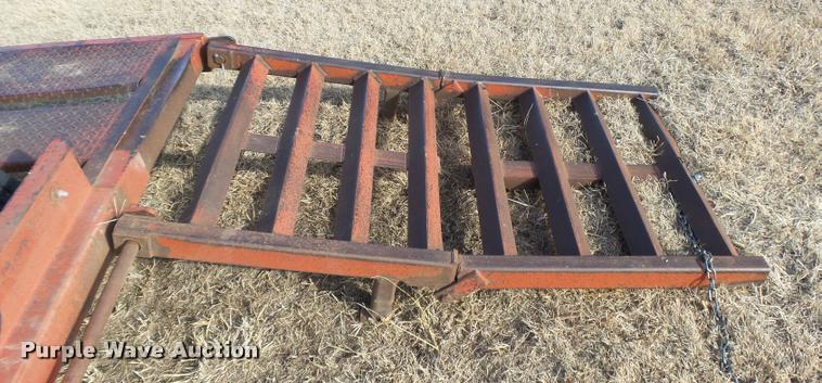 image for item DB1836 1993 Donahue EXG-160 windrower trailer