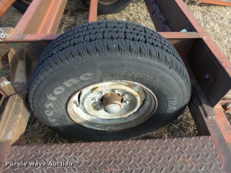 image for item DB1836 1993 Donahue EXG-160 windrower trailer