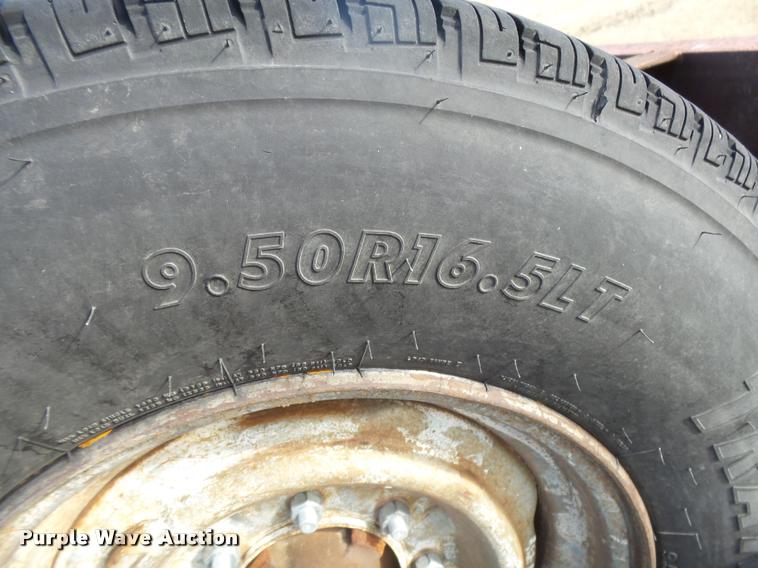 image for item DB1836 1993 Donahue EXG-160 windrower trailer