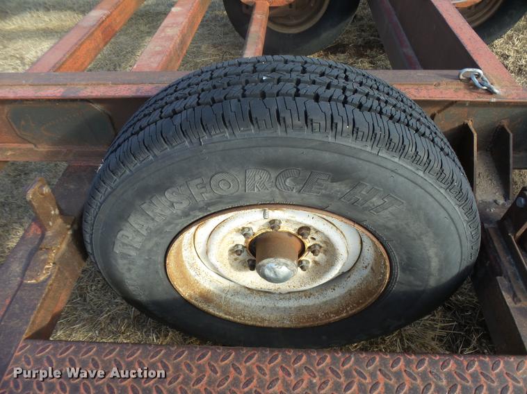 image for item DB1836 1993 Donahue EXG-160 windrower trailer