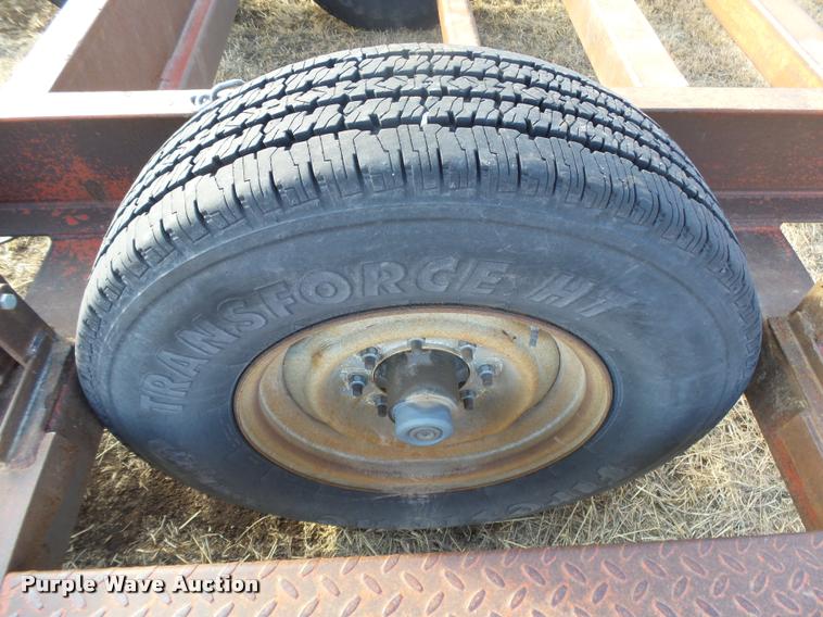 image for item DB1836 1993 Donahue EXG-160 windrower trailer