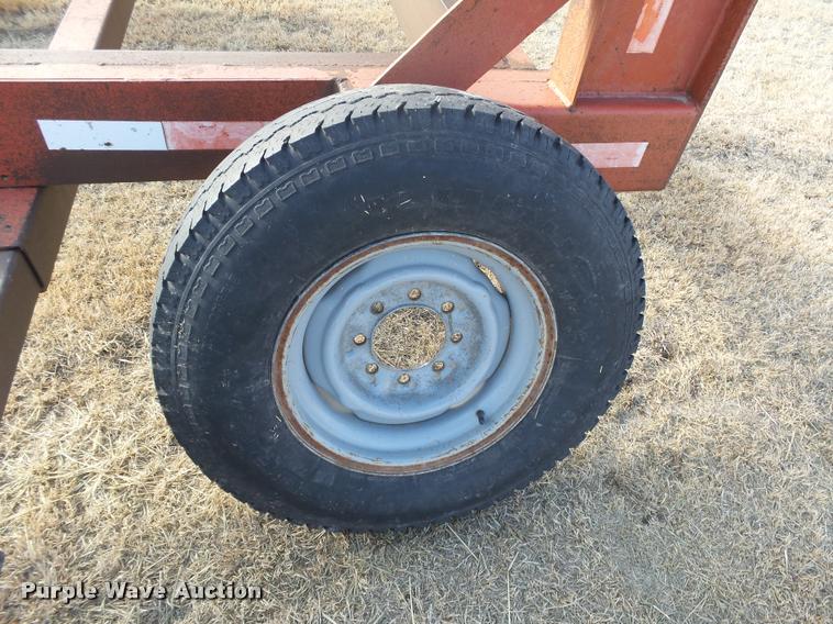 image for item DB1836 1993 Donahue EXG-160 windrower trailer