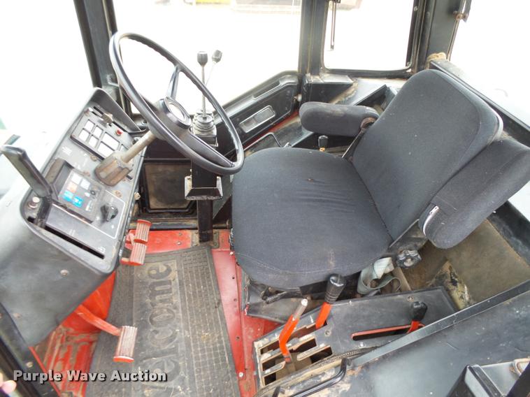 image for item DB1843 International 1086 tractor