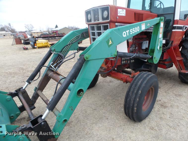 image for item DB1843 International 1086 tractor