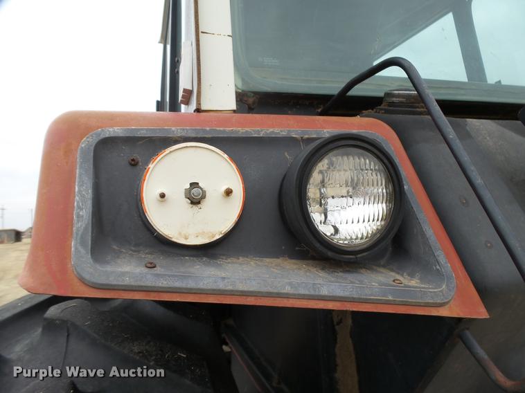 image for item DB1843 International 1086 tractor