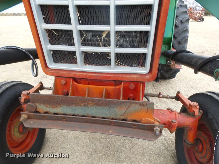 image for item DB1843 International 1086 tractor