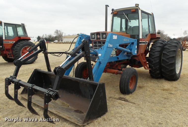 image for item DB1844 International 1086 tractor