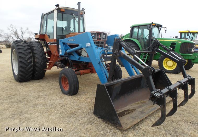 image for item DB1844 International 1086 tractor