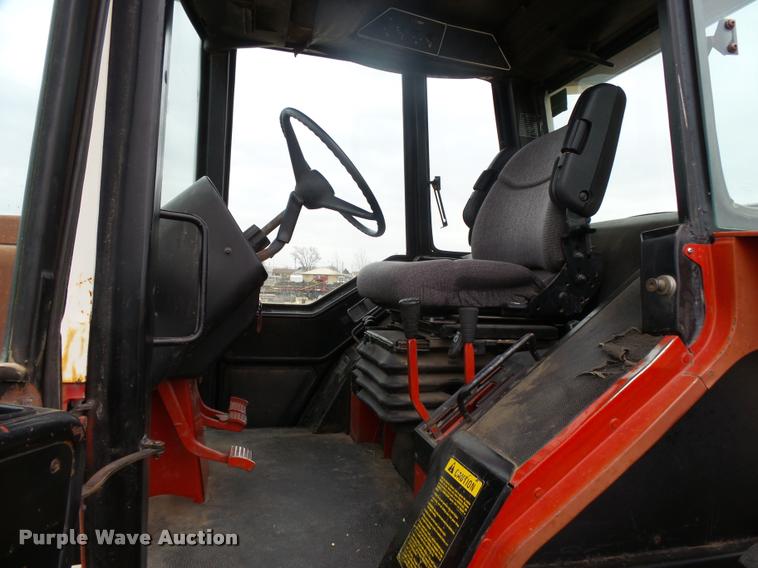 image for item DB1844 International 1086 tractor