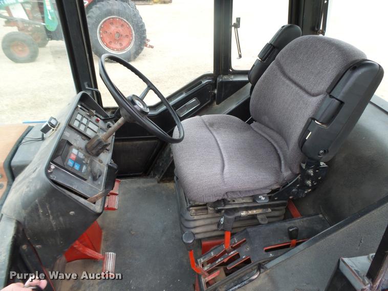 image for item DB1844 International 1086 tractor