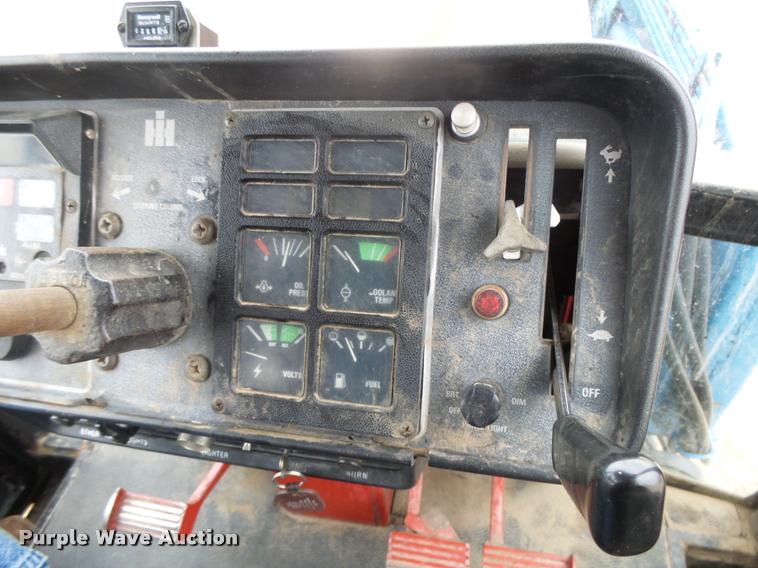 image for item DB1844 International 1086 tractor