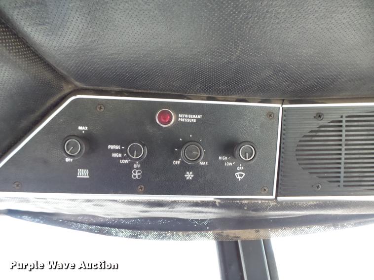 image for item DB1844 International 1086 tractor