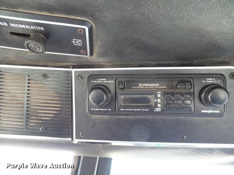 image for item DB1844 International 1086 tractor