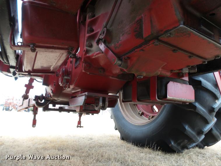 image for item DB1844 International 1086 tractor